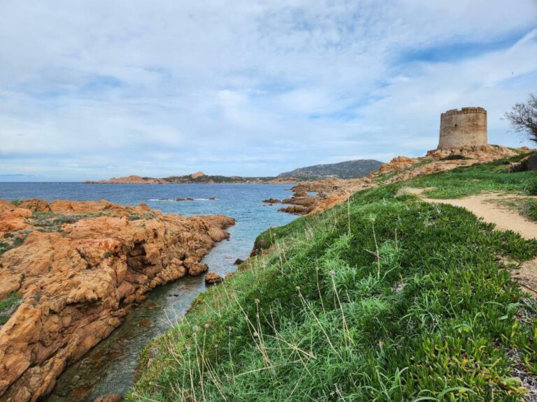 La torre sulla costa, L'Attico Blu a Valledoria